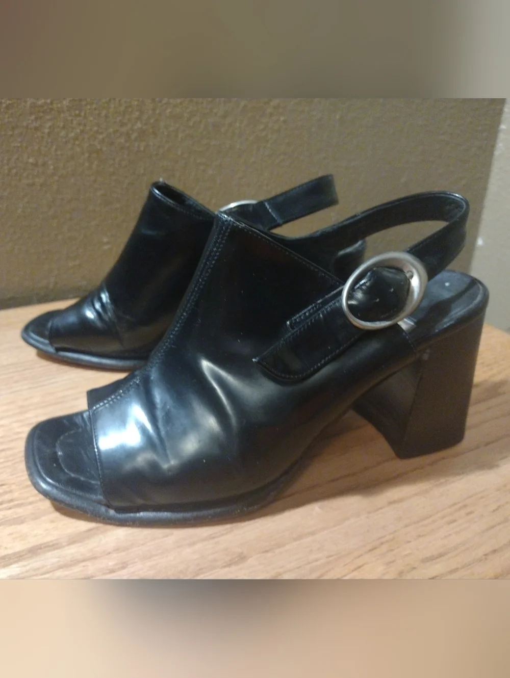 JANET & JANET Size EU 38.5 USW 8.5. Sandals Black Leather. Made in Italy